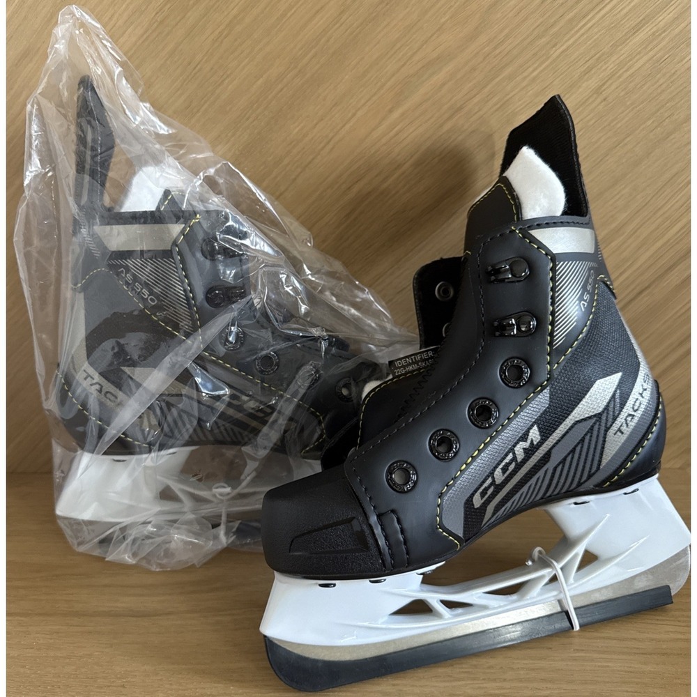 CCM Tacks AS550 Youth Ice Hockey‎ Skates Size YT 10 Reg (Boys Shoe Size 11) New!